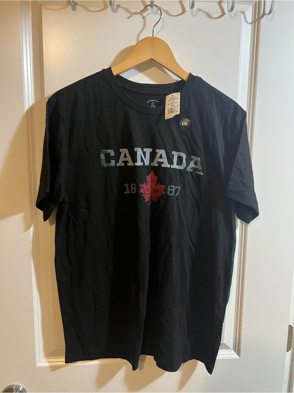 Canada Graphic Tee - Black with Red Maple Leaf